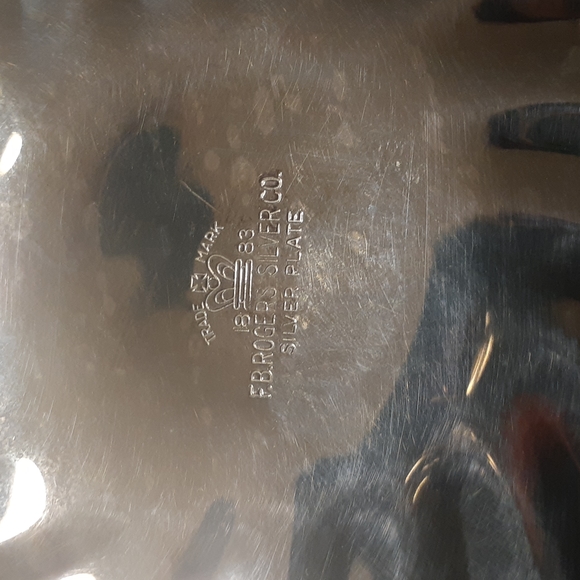 FB Rogers Silverplate Footed Swirled Platter - Picture 4 of 4